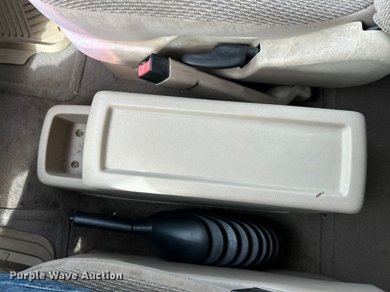 image for item EK4734 2003 Ford Windstar LX van