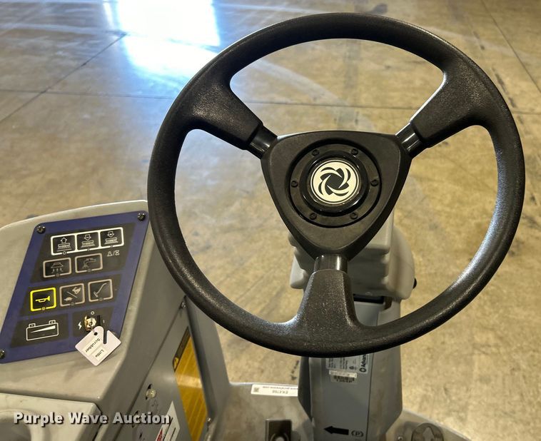 image for item EK4766 Advance  Agressor X3520C floor scrubber