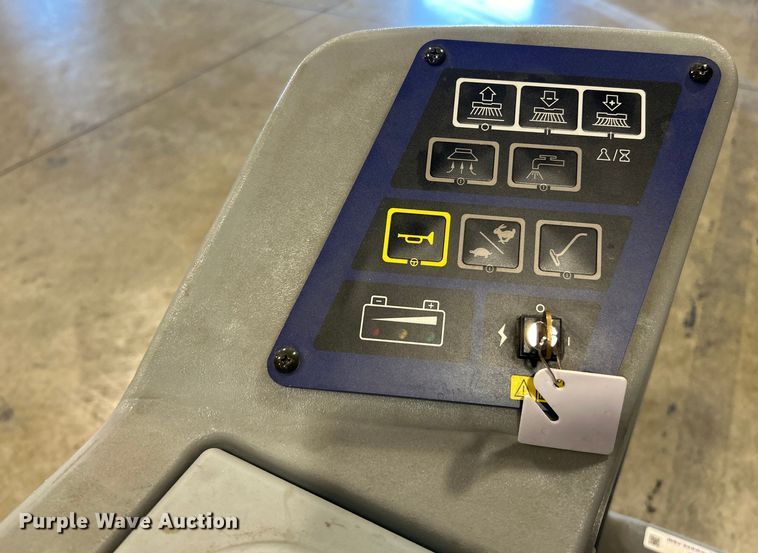 image for item EK4766 Advance  Agressor X3520C floor scrubber