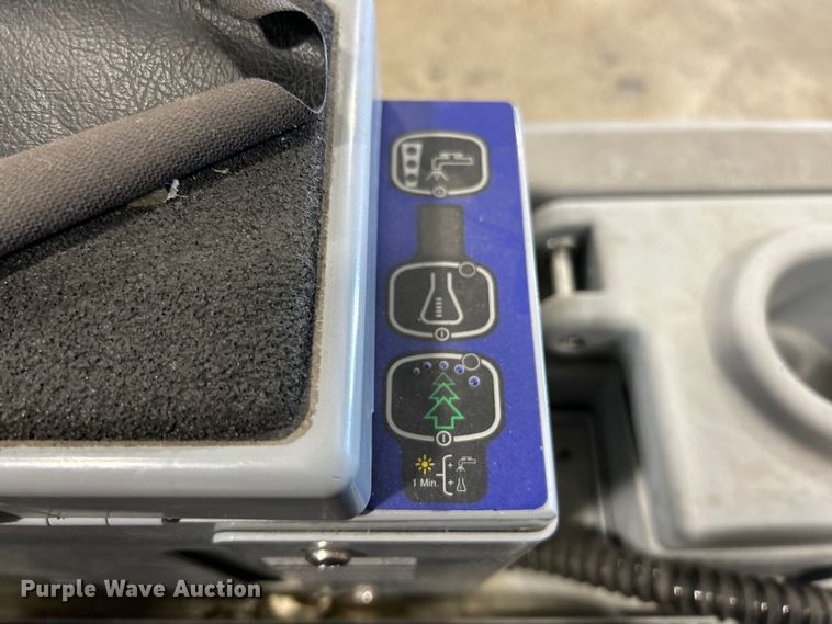 image for item EK4766 Advance  Agressor X3520C floor scrubber