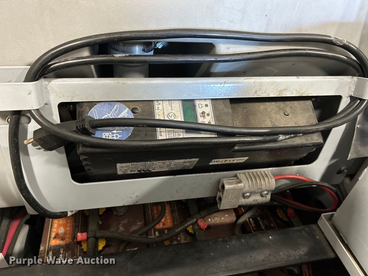 image for item EK4766 Advance  Agressor X3520C floor scrubber