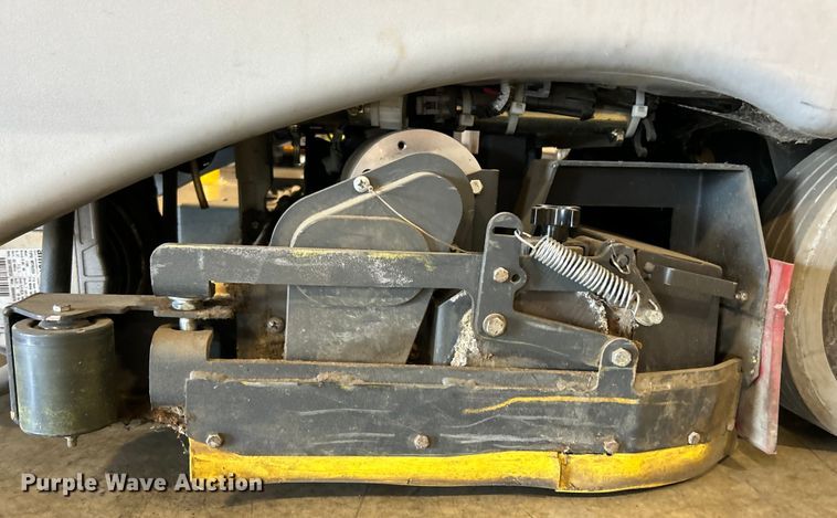 image for item EK4766 Advance  Agressor X3520C floor scrubber