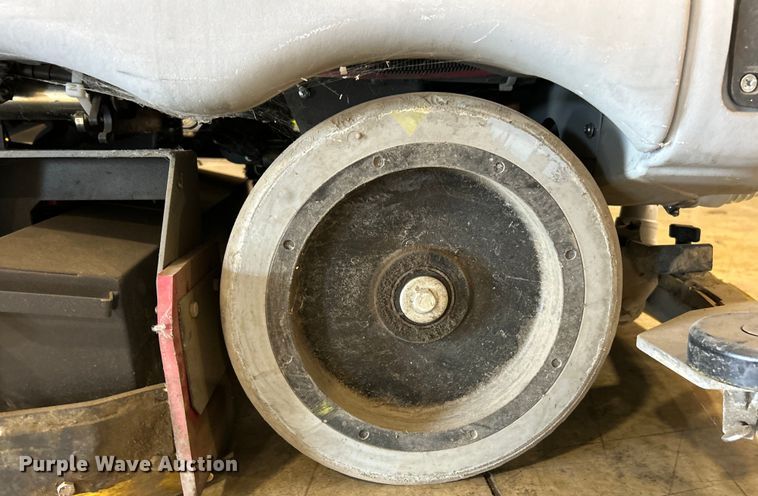 image for item EK4766 Advance  Agressor X3520C floor scrubber