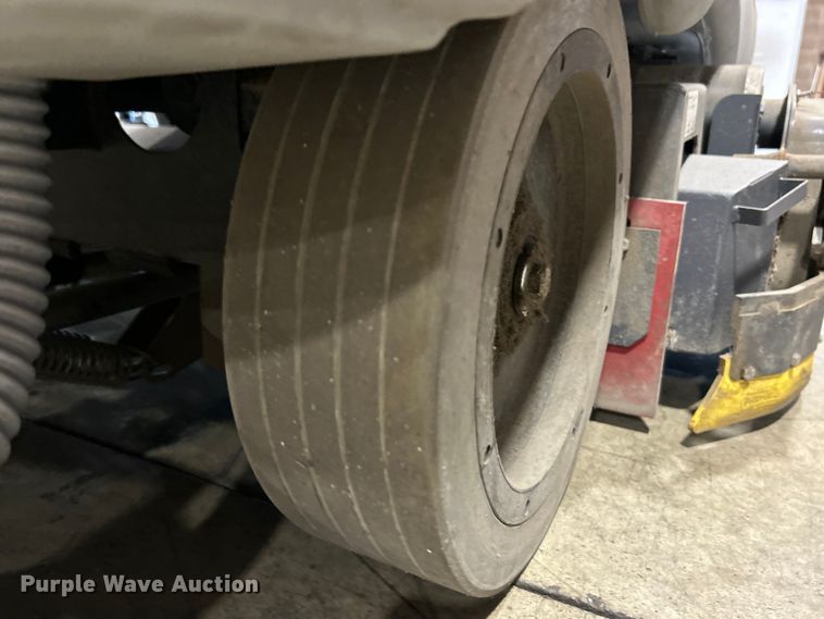 image for item EK4766 Advance  Agressor X3520C floor scrubber