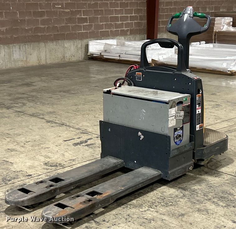 image for item EK4768 Jungheinrich ECR 327 pallet jack