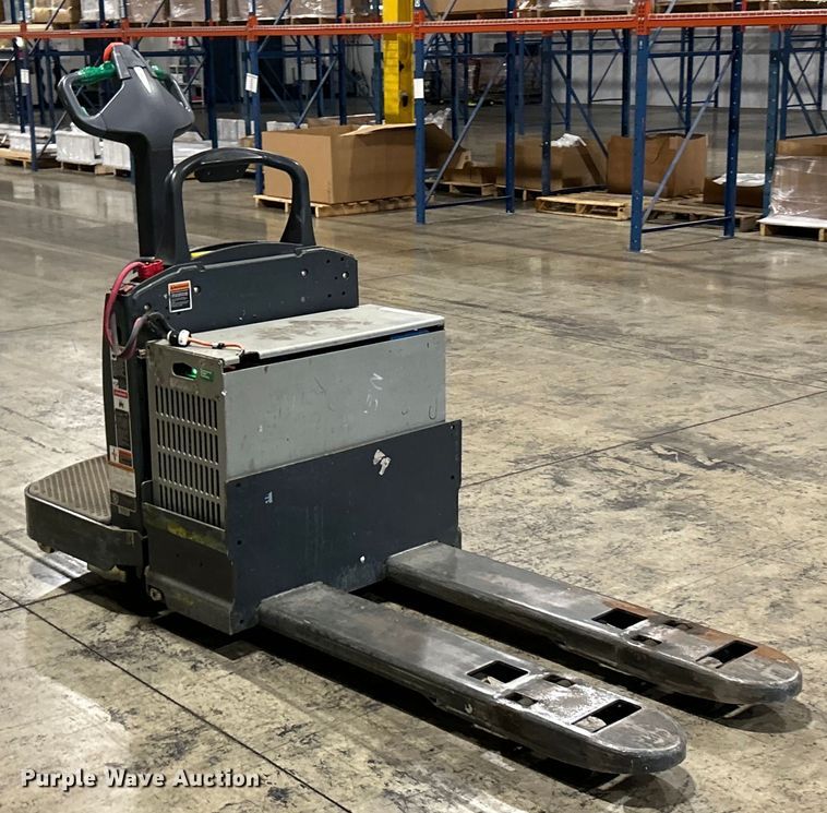 image for item EK4768 Jungheinrich ECR 327 pallet jack