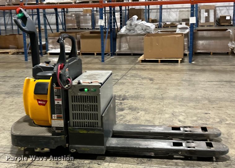 image for item EK4768 Jungheinrich ECR 327 pallet jack