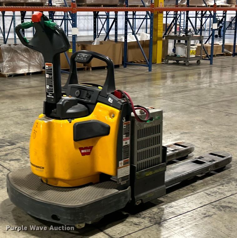 image for item EK4768 Jungheinrich ECR 327 pallet jack