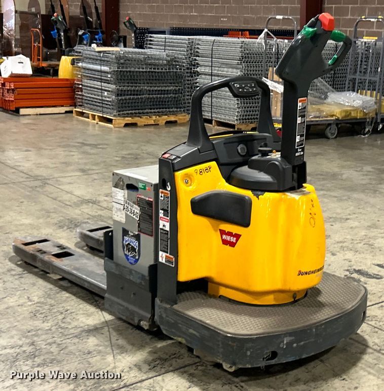 image for item EK4768 Jungheinrich ECR 327 pallet jack