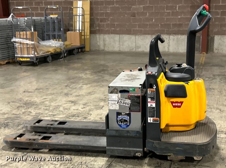 image for item EK4768 Jungheinrich ECR 327 pallet jack