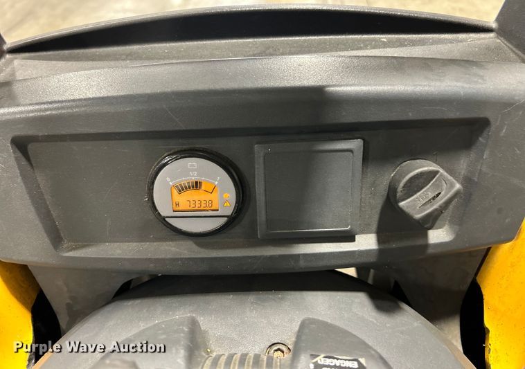 image for item EK4768 Jungheinrich ECR 327 pallet jack