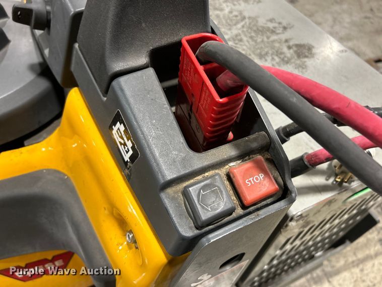 image for item EK4768 Jungheinrich ECR 327 pallet jack