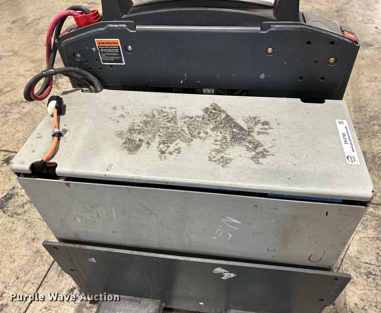 image for item EK4768 Jungheinrich ECR 327 pallet jack