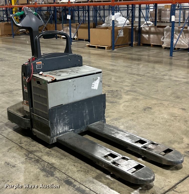 image for item EK4769 Jungheinrich ECR327 pallet jack