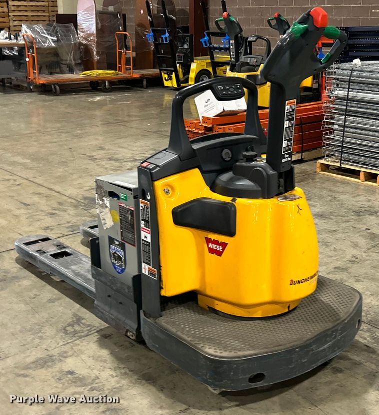 image for item EK4769 Jungheinrich ECR327 pallet jack