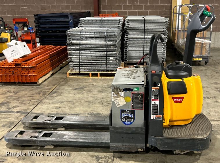 image for item EK4769 Jungheinrich ECR327 pallet jack