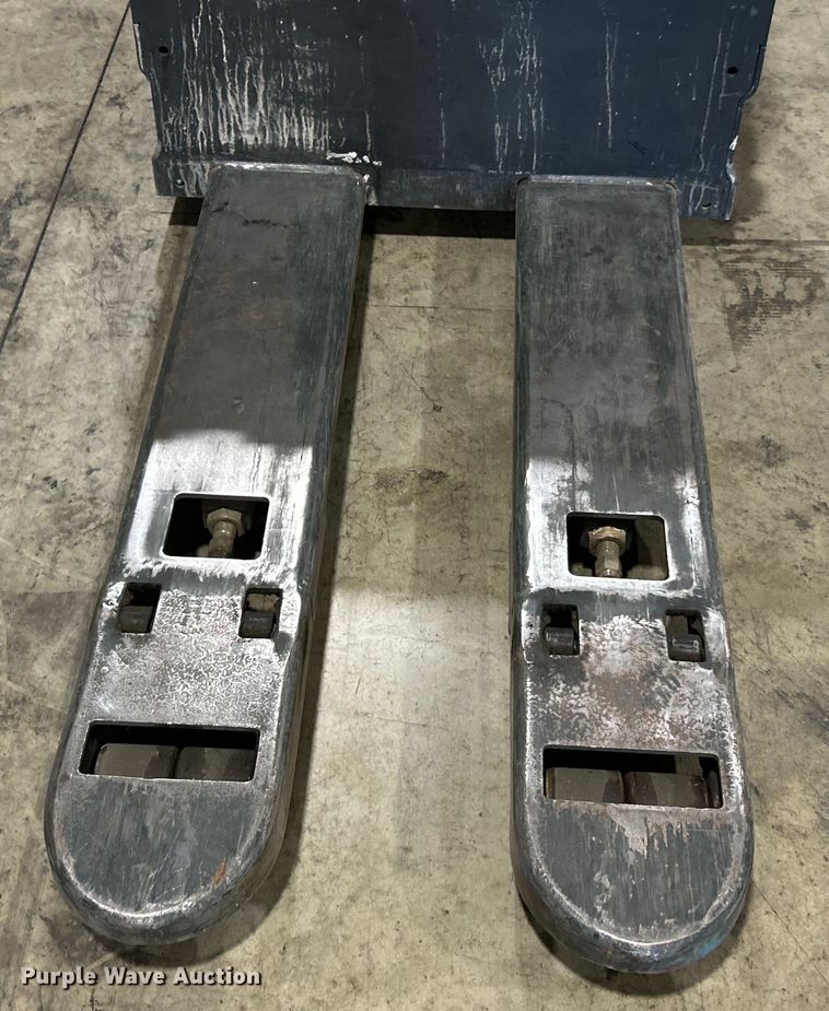 image for item EK4769 Jungheinrich ECR327 pallet jack