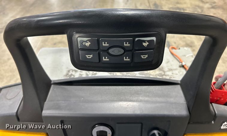 image for item EK4769 Jungheinrich ECR327 pallet jack