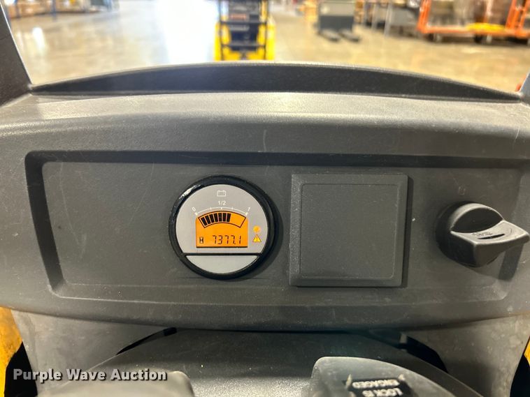 image for item EK4769 Jungheinrich ECR327 pallet jack