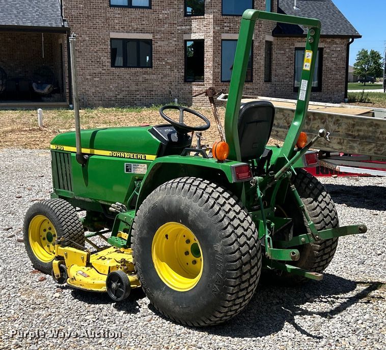 image for item EK4770 2001 John Deere 790 tractor