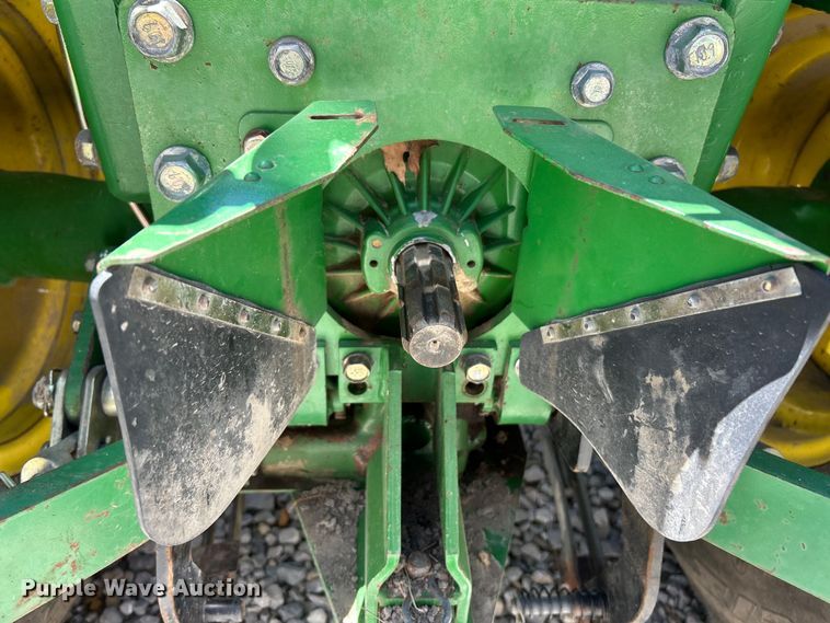 image for item EK4770 2001 John Deere 790 tractor