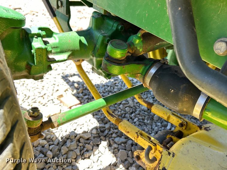 image for item EK4770 2001 John Deere 790 tractor