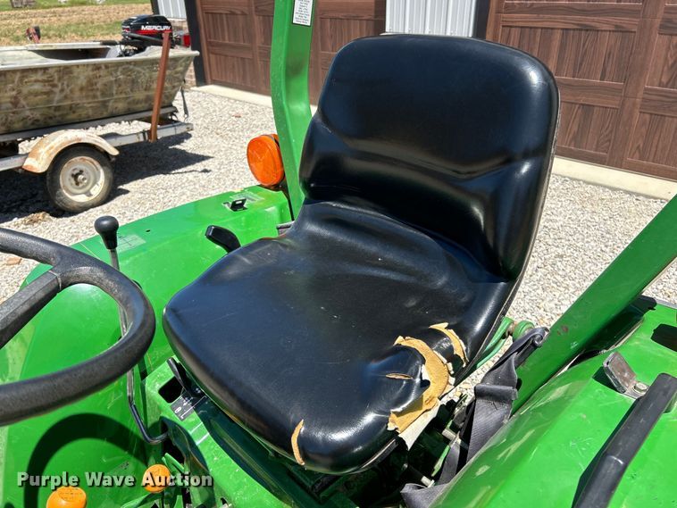 image for item EK4770 2001 John Deere 790 tractor