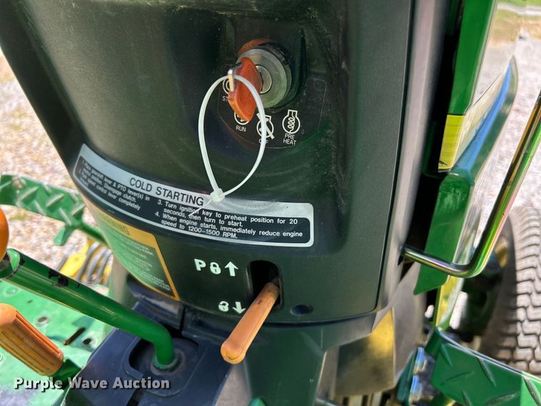 image for item EK4770 2001 John Deere 790 tractor