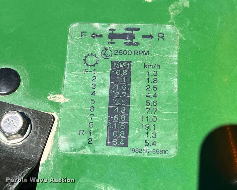 image for item EK4770 2001 John Deere 790 tractor