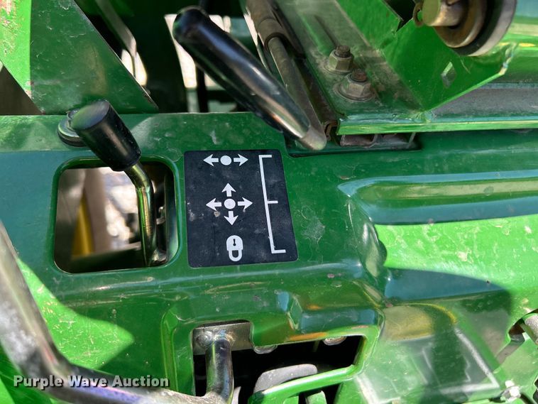 image for item EK4770 2001 John Deere 790 tractor