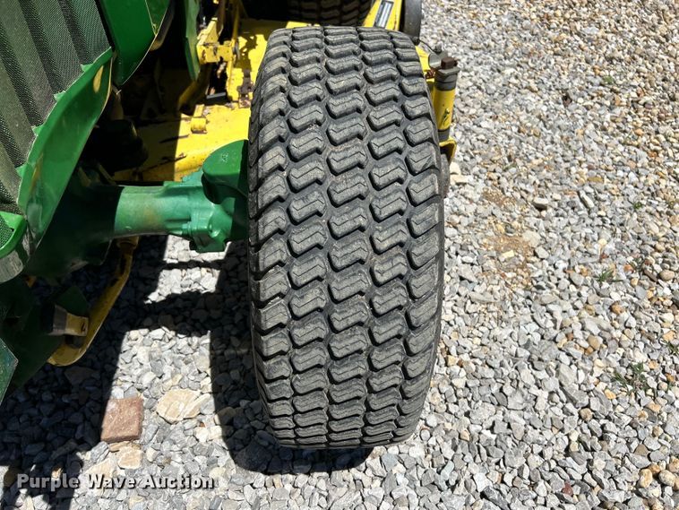 image for item EK4770 2001 John Deere 790 tractor