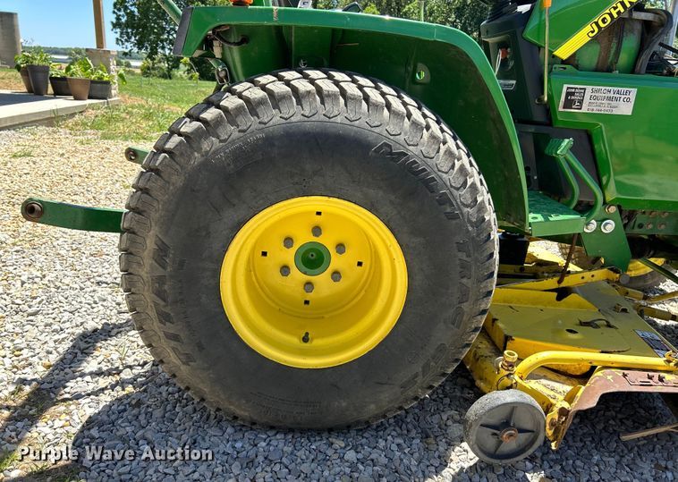 image for item EK4770 2001 John Deere 790 tractor