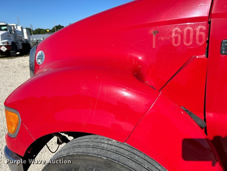 image for item EK4771 2011 Ford F750 Super Duty XLT box truck