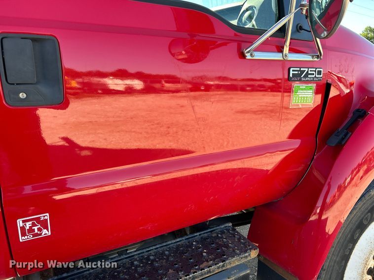 image for item EK4771 2011 Ford F750 Super Duty XLT box truck