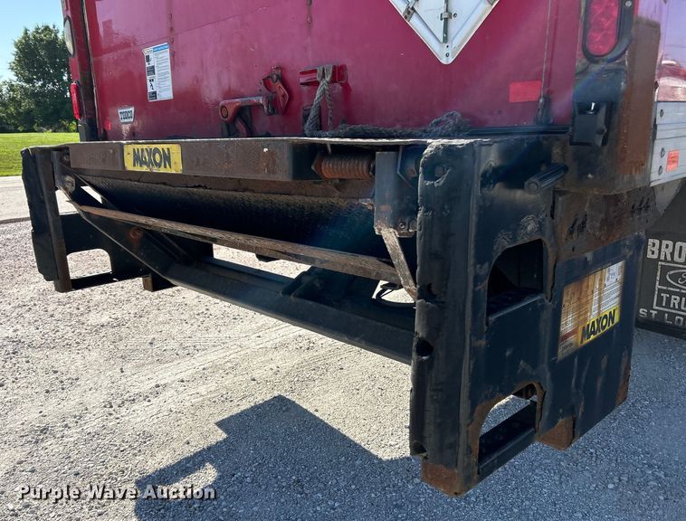 image for item EK4771 2011 Ford F750 Super Duty XLT box truck