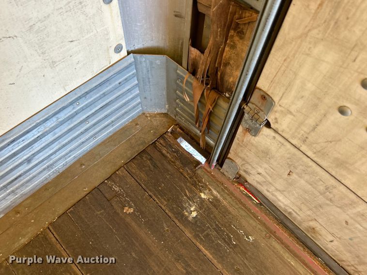 image for item EK4771 2011 Ford F750 Super Duty XLT box truck