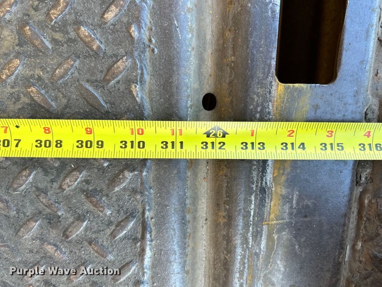 image for item EK4771 2011 Ford F750 Super Duty XLT box truck