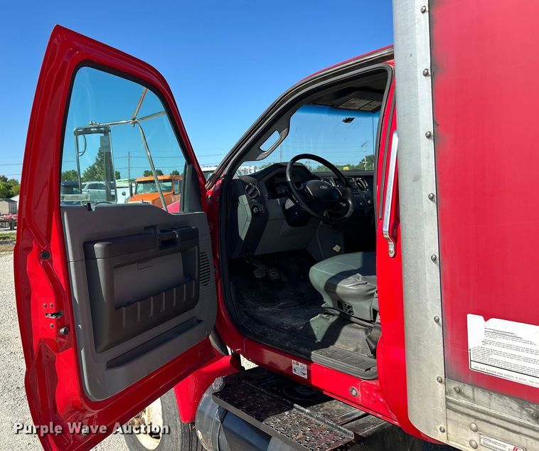 image for item EK4771 2011 Ford F750 Super Duty XLT box truck