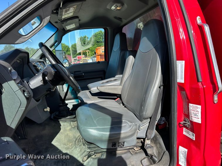 image for item EK4771 2011 Ford F750 Super Duty XLT box truck
