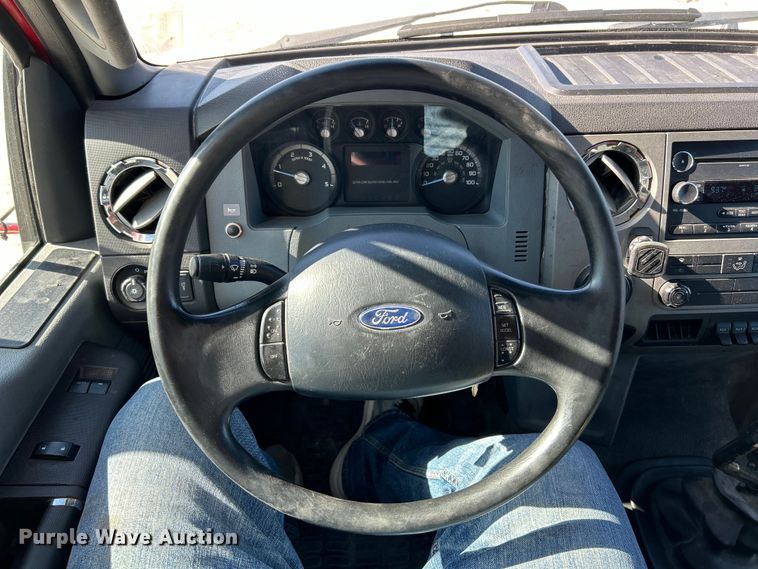 image for item EK4771 2011 Ford F750 Super Duty XLT box truck