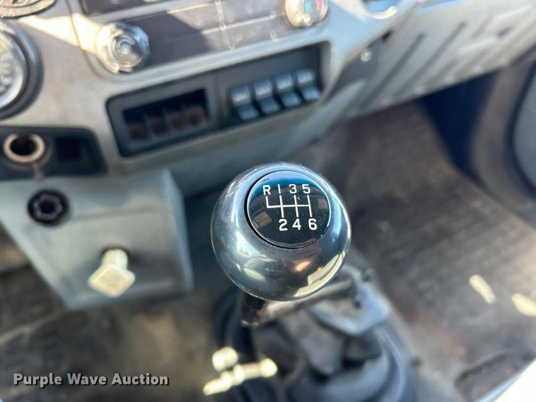 image for item EK4771 2011 Ford F750 Super Duty XLT box truck