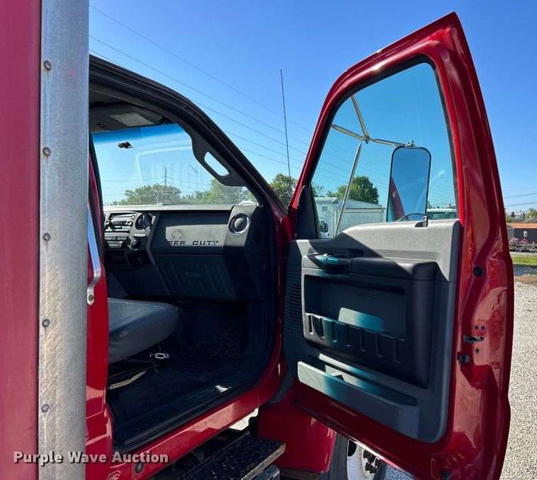image for item EK4771 2011 Ford F750 Super Duty XLT box truck