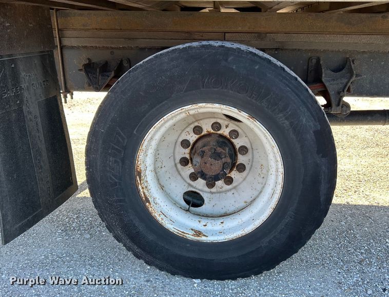 image for item EK4771 2011 Ford F750 Super Duty XLT box truck