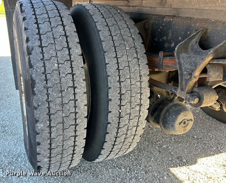 image for item EK4771 2011 Ford F750 Super Duty XLT box truck