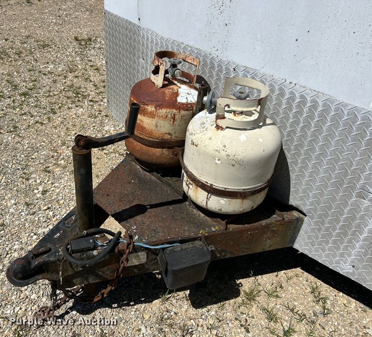 image for item EK4773 1995 Pace American H714TA2 enclosed cargo trailer