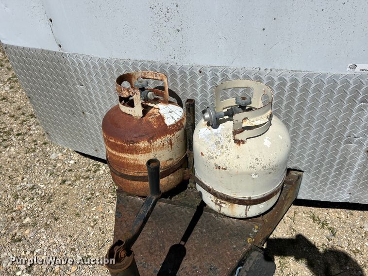 image for item EK4773 1995 Pace American H714TA2 enclosed cargo trailer