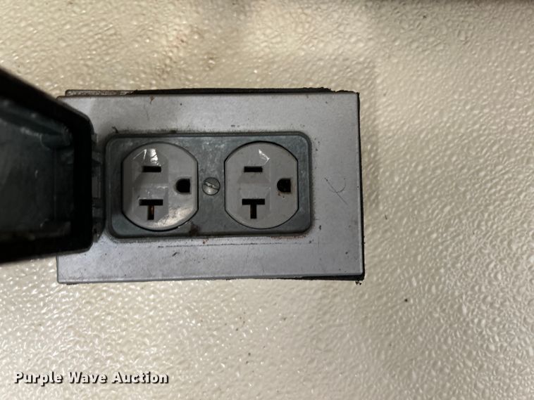 image for item EK4773 1995 Pace American H714TA2 enclosed cargo trailer