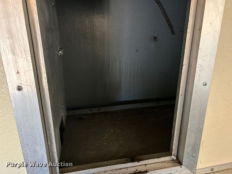 image for item EK4773 1995 Pace American H714TA2 enclosed cargo trailer