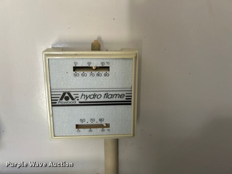 image for item EK4773 1995 Pace American H714TA2 enclosed cargo trailer