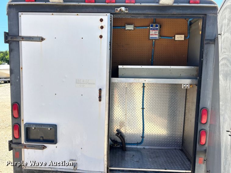 image for item EK4773 1995 Pace American H714TA2 enclosed cargo trailer